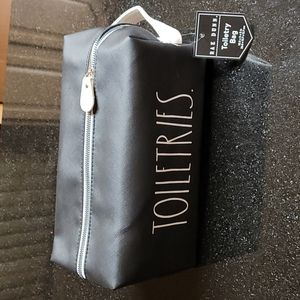 👔Rae Dunn Toiletry Bag